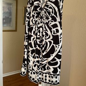 Black and white dress with Appliqué.